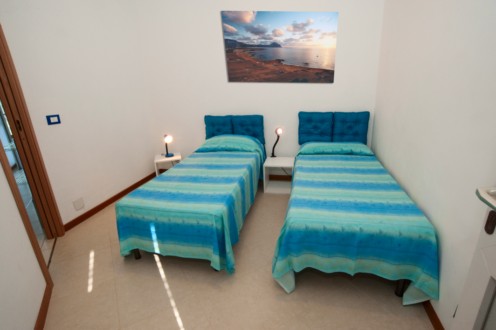  3^ BEDROOM WITH TWO SINGLE BEDS CONVERTING IN A DOUBLE BEDROOM